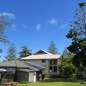 Villa Shirley Street Beachhouses