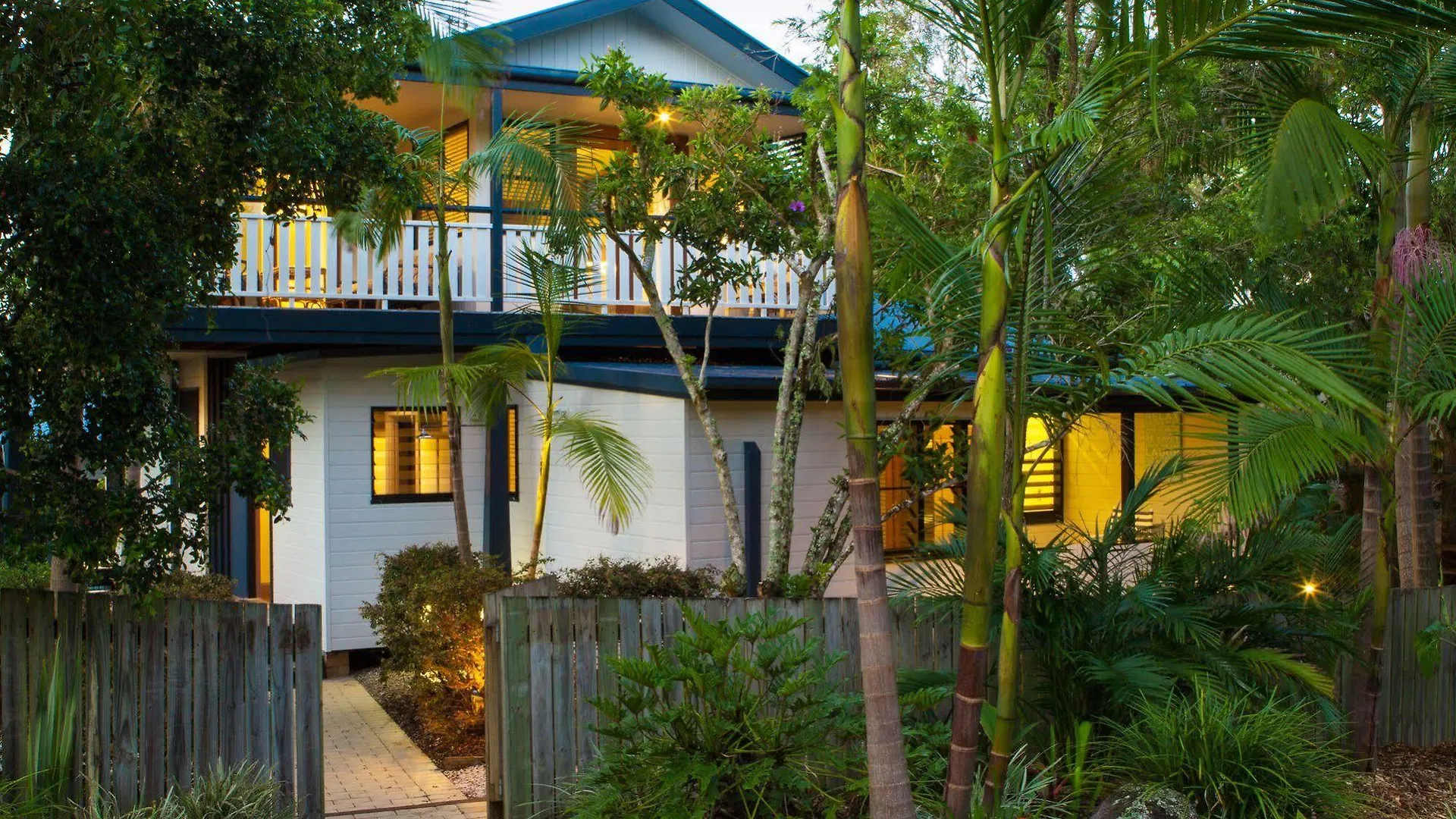 Cavvanbah Beach House Hotel Byron Bay Australia